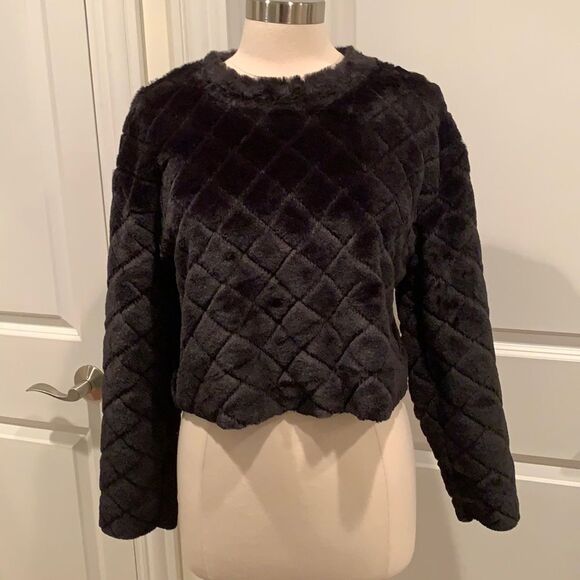NEW ZARA Faux Fur Plush Quilted Cropped Black Sweater, Size Small - Picture 1 of 9